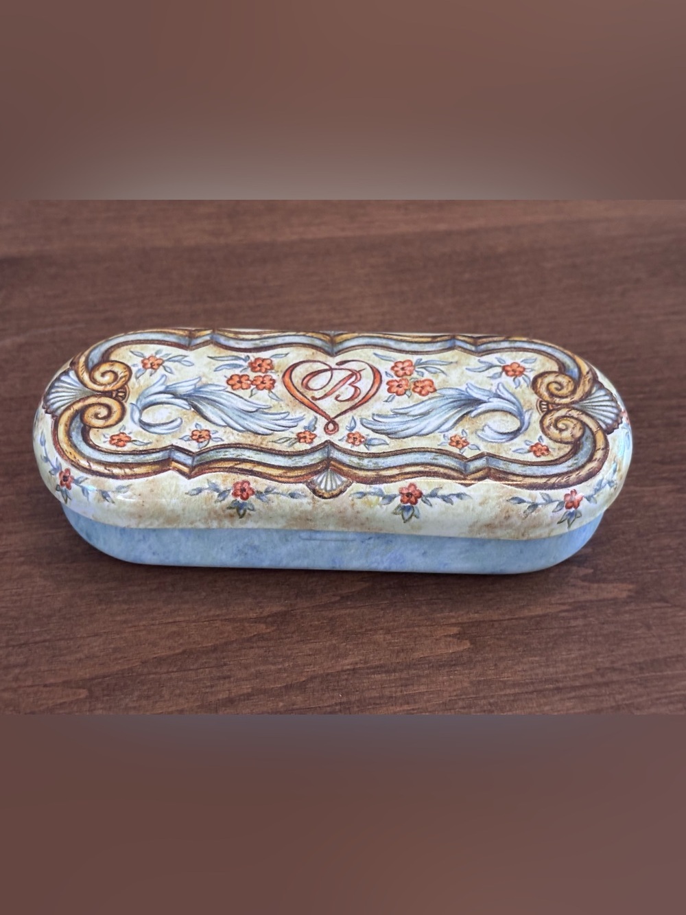 Brighton, Vintage “Vienna Hearts” Metal Sunglasses Case (No sunglasses)